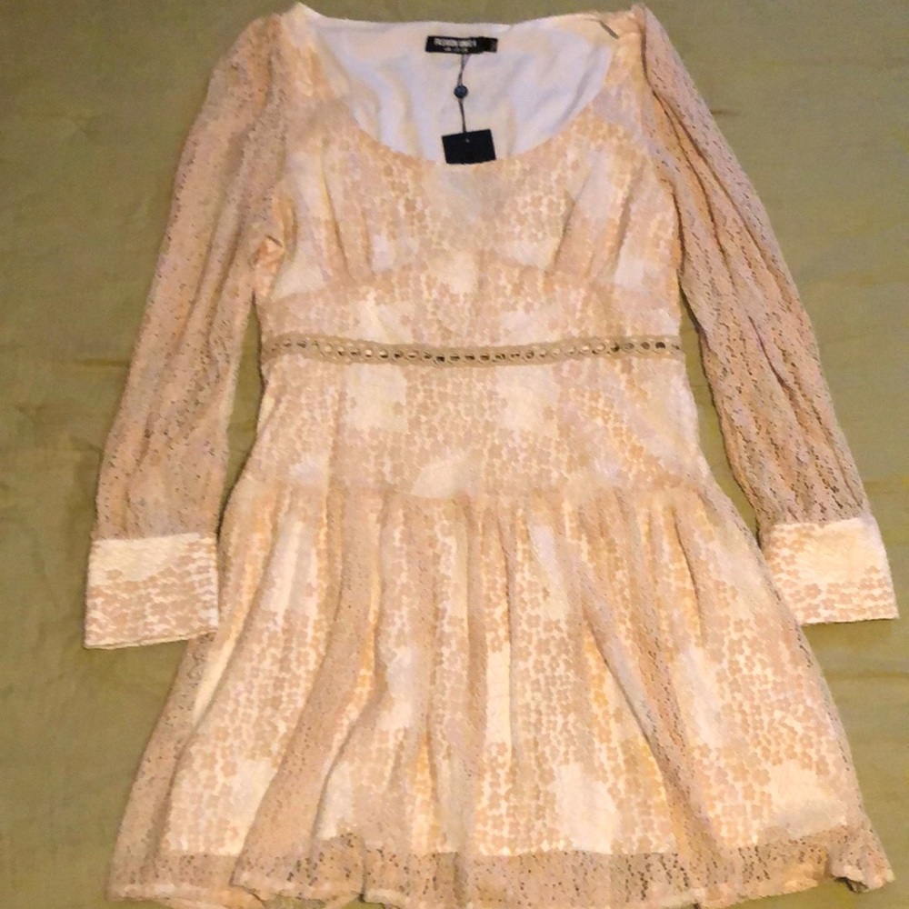 NWT ASOS cream 70’s style dress